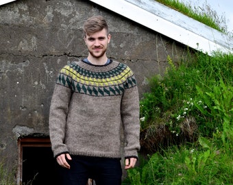 Pull traditionnel pour les hommes