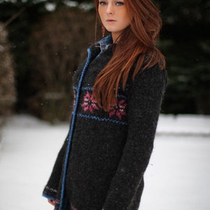 Cardigan, Handknitted from pure Icelandic wool. image 3