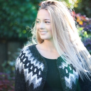 Cardigan, Handknitted from pure wool. image 3