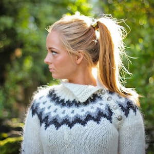 Pullover, Handknitted from pure Icelandic wool. image 1