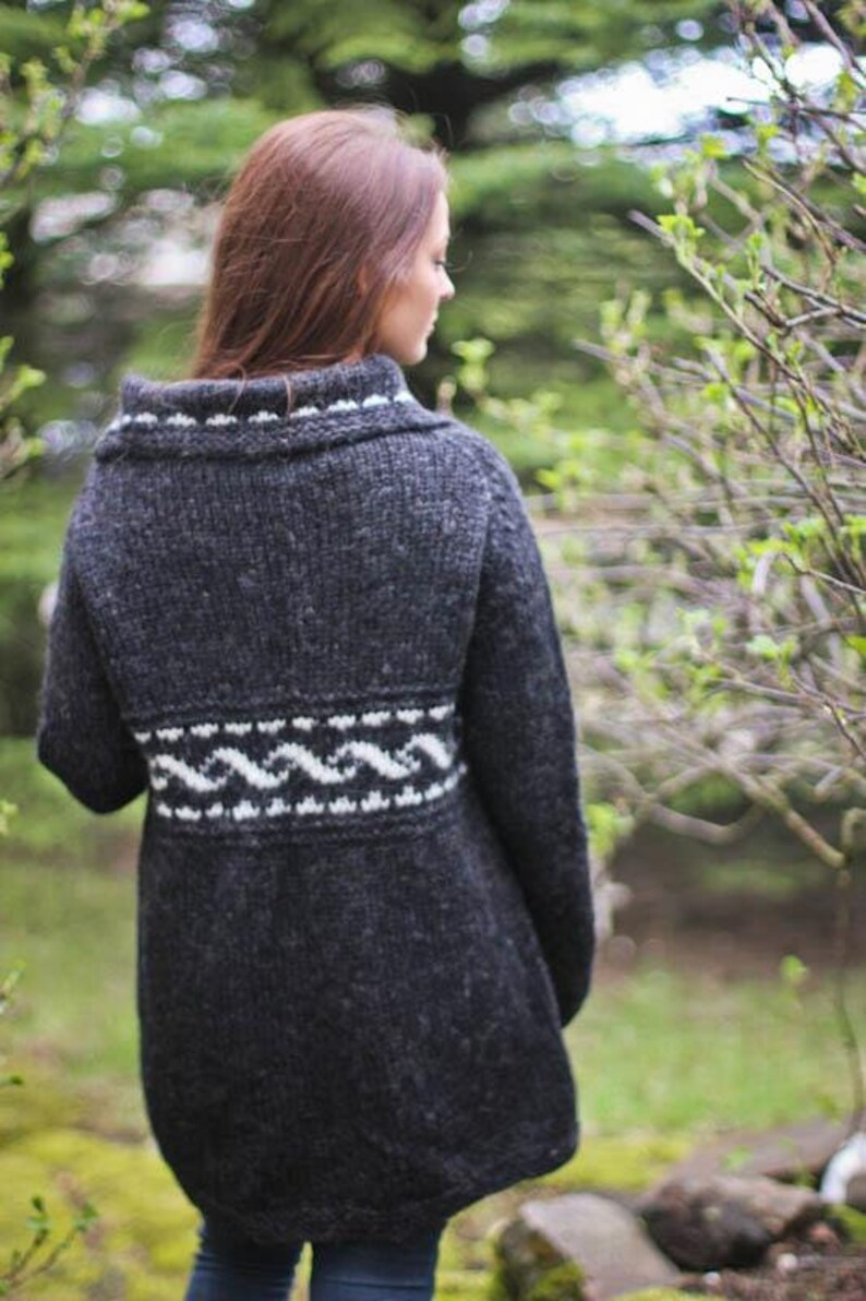 Cardigan, Handknitted from pure Icelandic wool. image 4