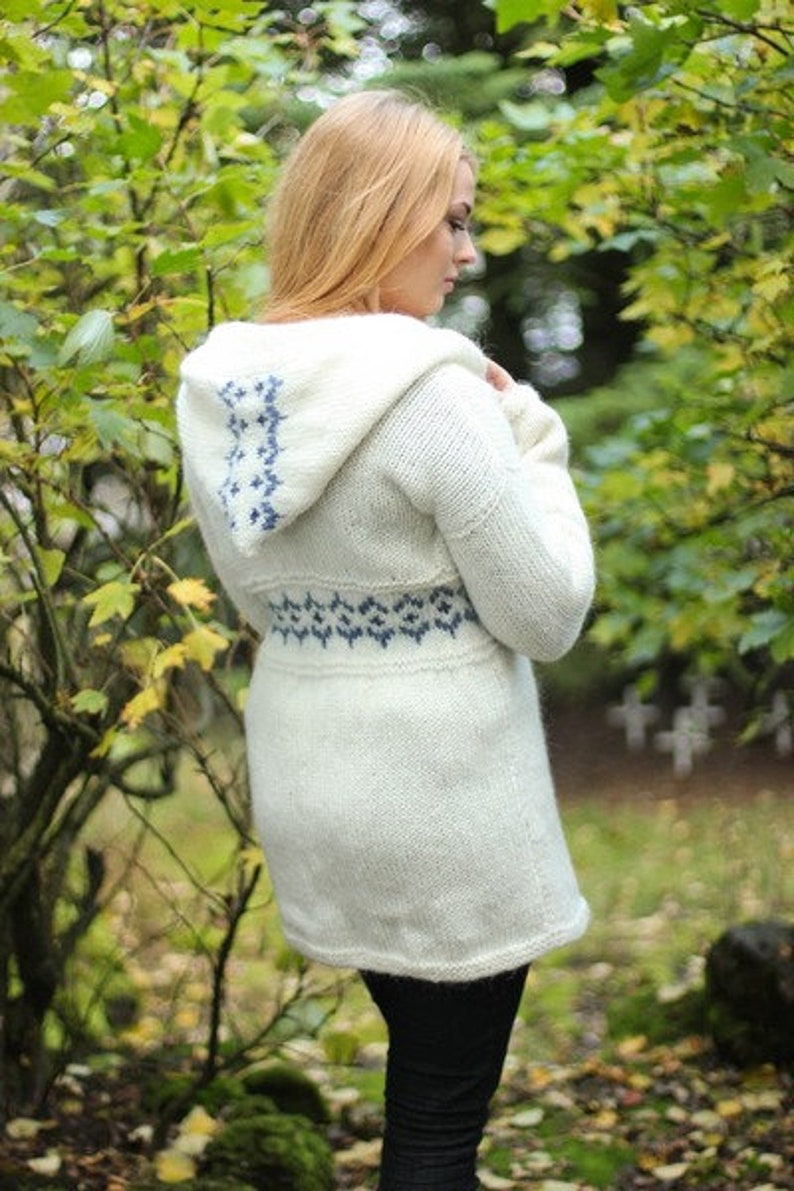 Cardigan, Handknitted from pure Icelandic wool. image 2