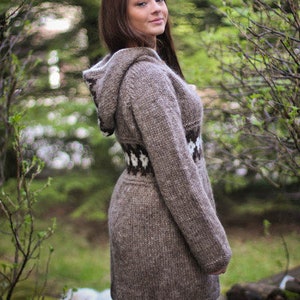 Cardigan, Handknitted from pure Icelandic wool. image 2