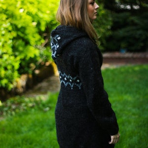 Cardigan, Handknitted from pure Icelandic wool. image 2