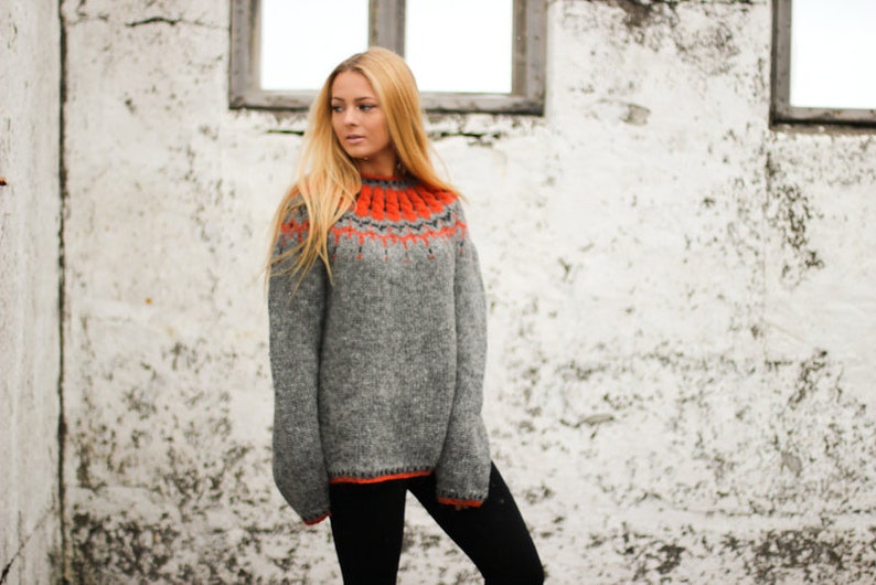 Pullover, Handknitted from pure wool. image 3