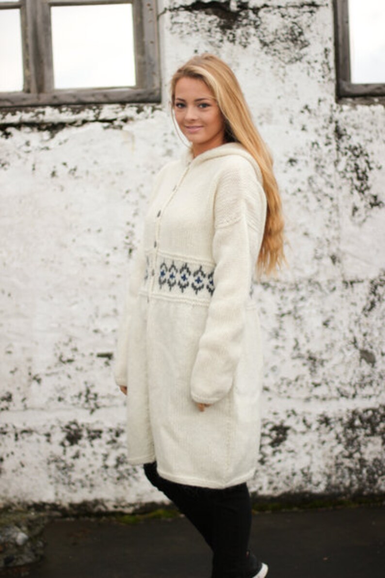 Cardigan, Handknitted from pure Icelandic wool. image 2