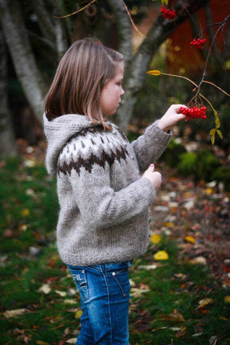 Children's Cardigan, Handknitted from pure wool. image 1