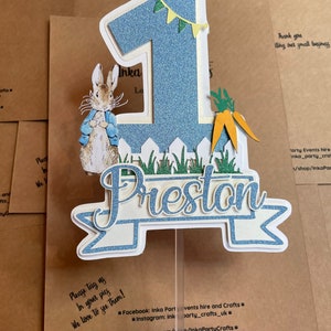Fatto a mano - Topper per torta ispirato a Peter Rabbit / Primo compleanno di Peter Rabbit / Decorazione per torta ispirata al coniglio / Decorazioni per la festa del coniglio