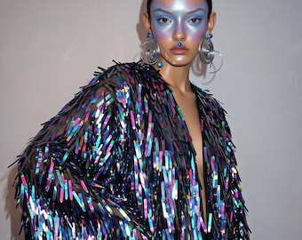 Jas met pailletten, jasje met klatergoud, kimono met pailletten, jasje met franje, stofdoek met pailletten, festivaljas, ravejas, disco-outfit, ravekimono