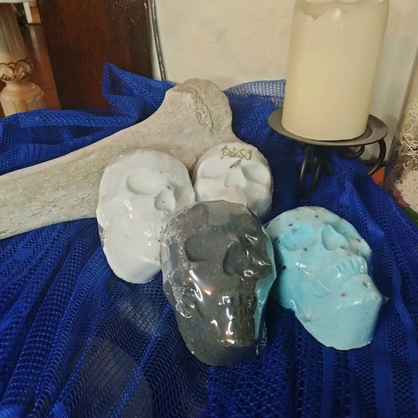 FUNERAL PARLOR SKULL bath bombs