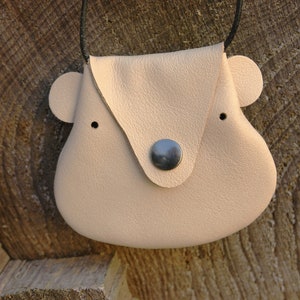 Kleiner 2 in 1 Brustbeutel Eisbär Tierkopf (ca. 8,5 cm Durchmesser) / Kinder Portemonnaie aus hellbeigem Leder, Eisbär heller Bär