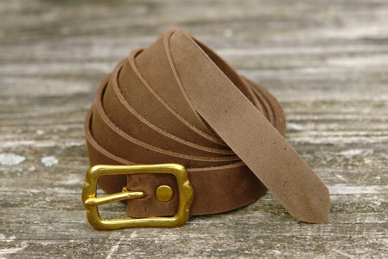 Dark brown shoe upper leather belt with brass buckle, available lengths: approx. 128 134 cm image 1