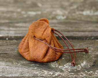 Mini Lederbeutel (ca. 6 cm Bodendurchmesser) aus braunem Leder in Antikoptik / Antiklook