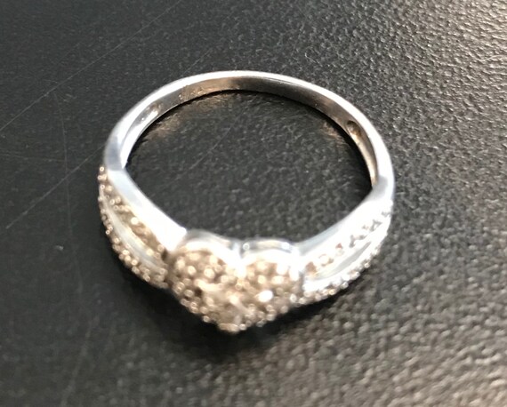 Women's Fashion Ring 10kt White Gold