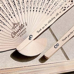 Bulk Quinceañera Party Fan Favor Custom Rustic Wedding Favors Fan Personalized Birth Gift Quinceañera Hand Fan Mis Quince Años Sweet 16 15