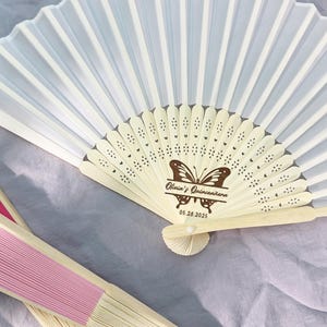 Personalized Quinceanera Fan Gift for Her/Quinceañera Party Favor/Bulk Custom Mis Quince Fans/Sweet 16 Birthday Fan for Friend/Wedding Favor