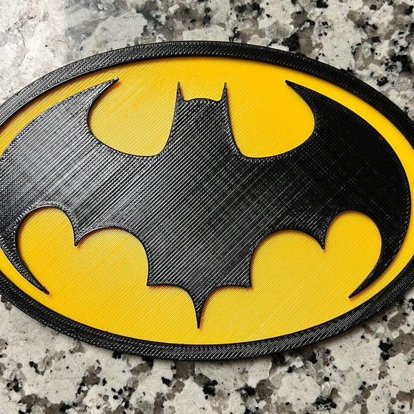 Éventail imprimé en 3D avec emblème 89 Dark Knight de 20 cm (8 po.)
