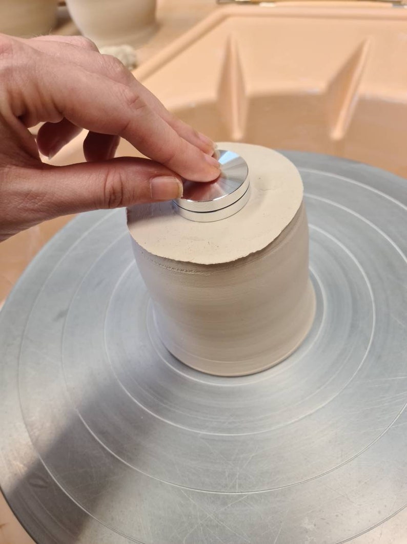 Trimming Tool for Ceramics, Pottery Wheel Spinner Stabilizing Aid