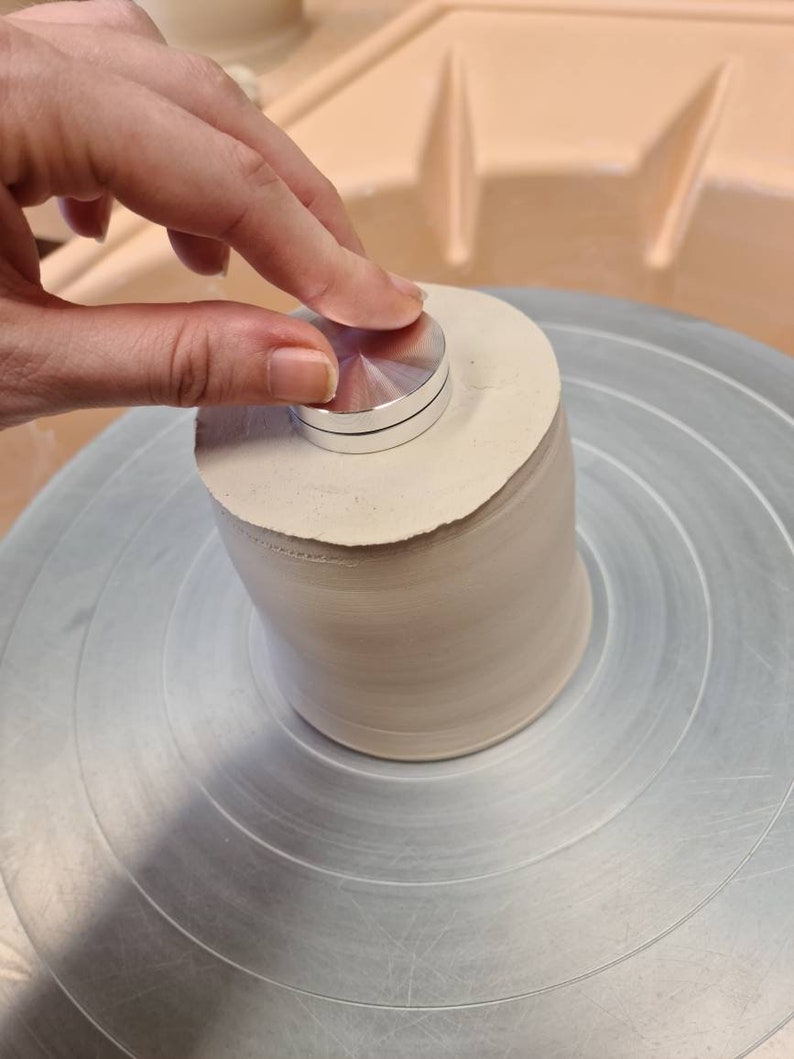 Trimming Tool for Ceramics, Pottery Wheel Spinner Stabilizing Aid