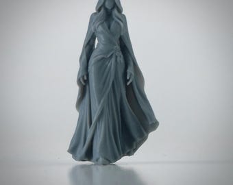 Faceless Hooded Female DnD Miniature, Unpainted Resin, 28mm or 32mm