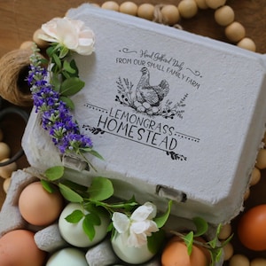Sello de goma personalizado - Sello de cartón de huevo - Sello de granja de hierbas y lavanda - Huevos de pollo frescos - Sello personalizado de pollo - Sello de huevo floral