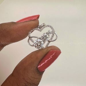 Colgante de corazón de moissanita: collar de aniversario de oro blanco de 1,50 quilates