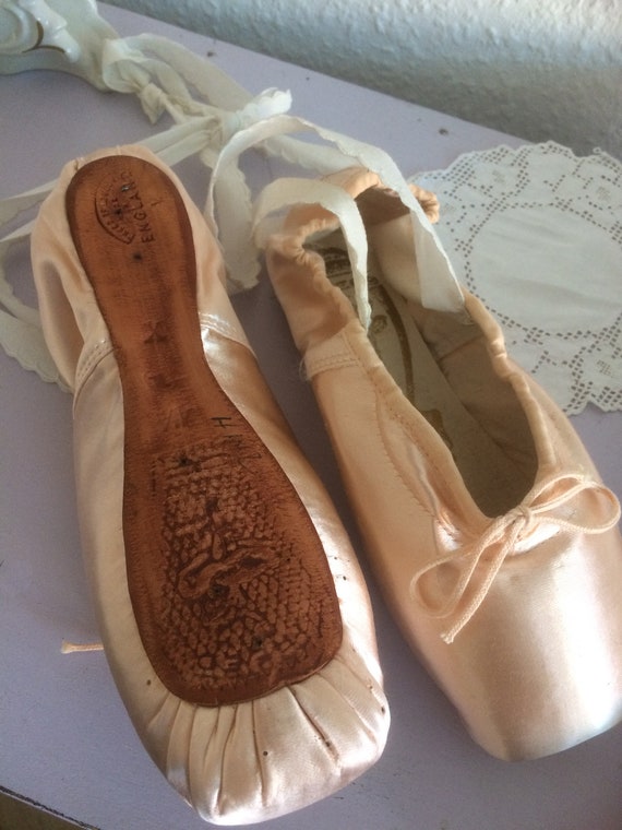 Ballet shoes - image 2