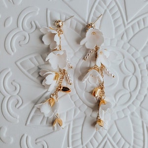 Flower Earrings dangle, Wedding Earrings with Flowers Earrings for Wedding Unique Bridal Earrings, Boho Bridal Earrings Long Floral Earrings