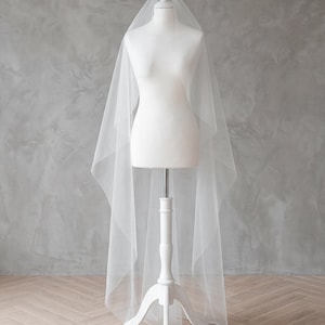 Barely There Bridal Veil With Comb, Simple Minimal Wedding Veil, Oval Mantilla Veil Minimalist Bridal Veil Plain Wedding Veil Emma