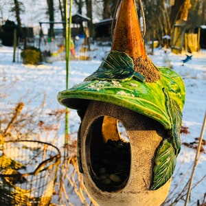 Vogelfutterhaus aus Keramik grünes Dach