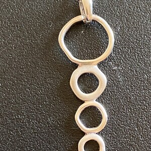 Retro Hallmarked 925 Sterling Silver Four Decreasing Stacked Circles Pendant On 925 44cm (17.25") Necklace