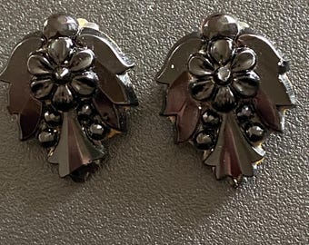 Beautifully Made Mid Century Black Stone Flower Clip On Earrings