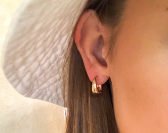 14k gold hoop earrings, gold vermeil huggies, Gold hoop earrings, huggie earrings, small gold hoop earrings, Hypoallergenic earring,