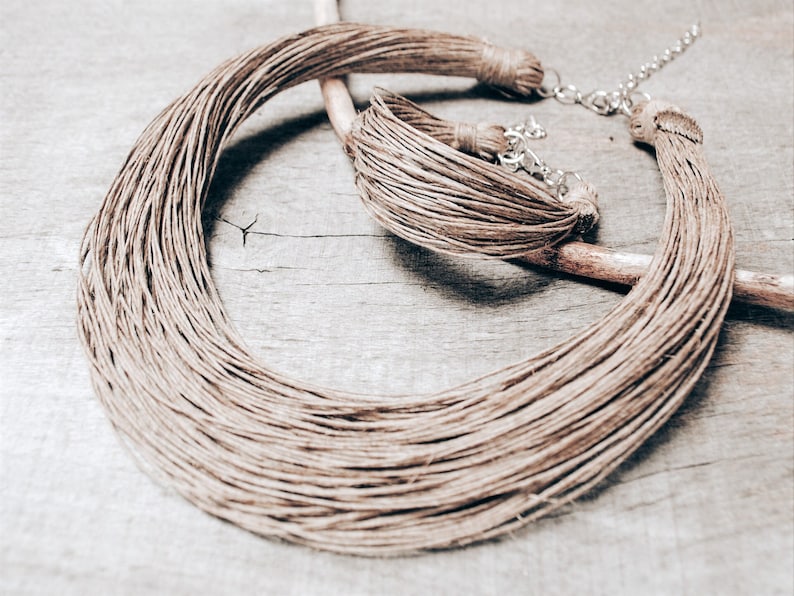 conjunto de joyas de lino sobrenatural simple, collar multihilo en tono tierra, pulsera de puño de cordón natural, joyería minimalista, regalo del día de las madres imagen 1