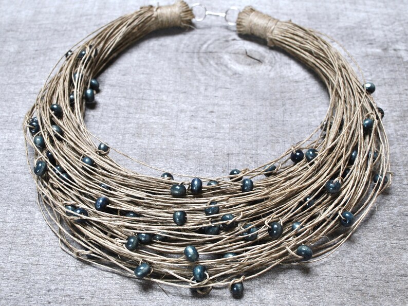 collar boho multihilo para mujer, collar de lino azul marino ahumado, collar con cuentas de madera, collar de declaración de cuentas pequeñas, regalos veganos imagen 3