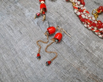 Pendientes súper largos, pendientes colgantes de cadena dorada, pendientes de cascabel rojos, pendientes ligeros de lágrima roja que cuelgan para fiesta