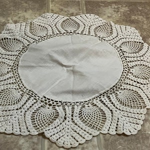 16 in. Vintage White Doily