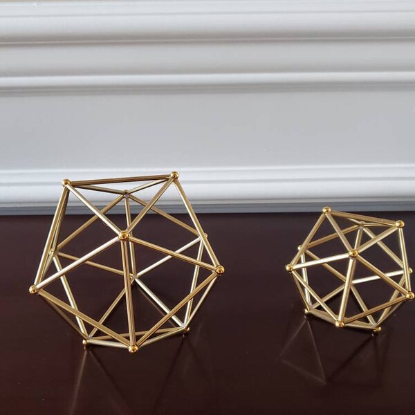 Juego de 2 esculturas geométricas decorativas Himmeli doradas, detalles dorados, blanco, plata y oro rosa. Decoración del hogar, diseño moderno, elegante decoración para bodas.