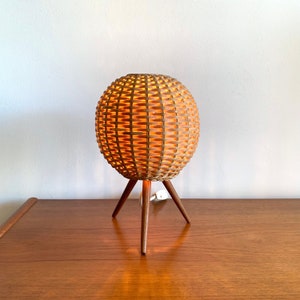 Table lamp/tripod lamp from the 60s image 6