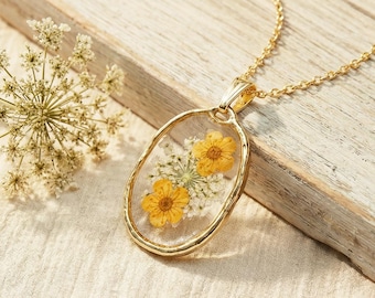 Real Pressed Buttercup Necklace for Mother's Day gift– Birthflower, Cottagecore Jewelry