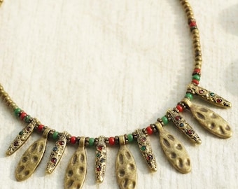 Handgefertigte Boho Messing Perlen Halskette - Tribal Statement Schmuck mit Edelstein Akzenten | Ethnische Festival Halskette