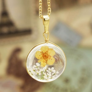 Buttercup Real Flower Necklace-Real Pressed Flower Necklace-Resin Flower Necklace-Bridesmaid jewellery Fairycore Cottagecore Victorian