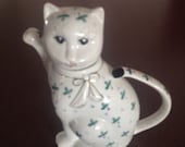 Vintage Cat Teapot, Hand Painted Porcelain Teapot, Cat Lover Gift, Lucky Cat, Made in China
