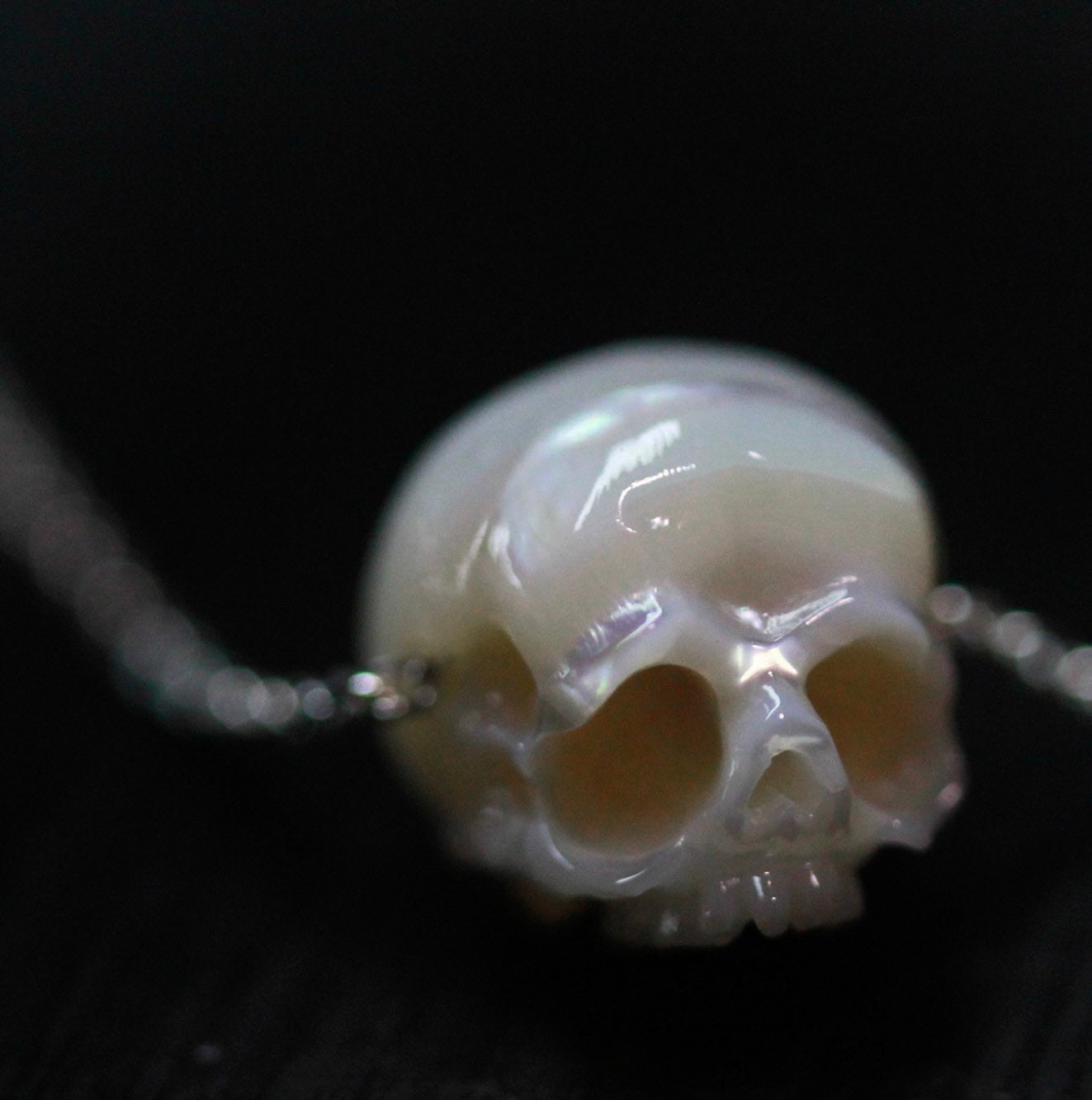 Pearl skull shop necklace