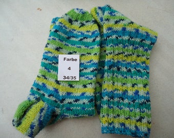 Selbstgestricke Socken Gr.34/35  kosteloser versand. Wer keine farbnummer angibt muss nehmen was ich ihm schicke.