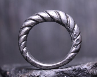 Middeleeuwse bronzen Noorse ring, Vikingjuwelen, oud artefact, Vikingtijdperk, Amerikaanse maat 6,5
