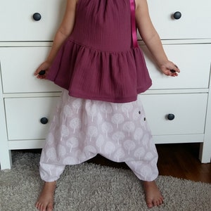 Airy summer outfit made from light cotton and cotton muslin