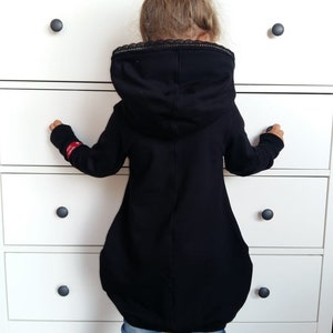 Sweatkleid Tunika Hoodie in Schwarz Bild 2