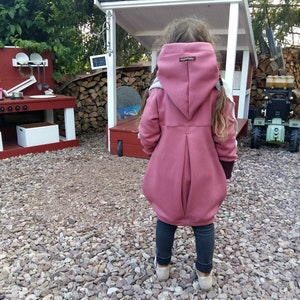 Sweat coat with inverted folds in dusky pink and flower appliqué, optionally with scarf image 9