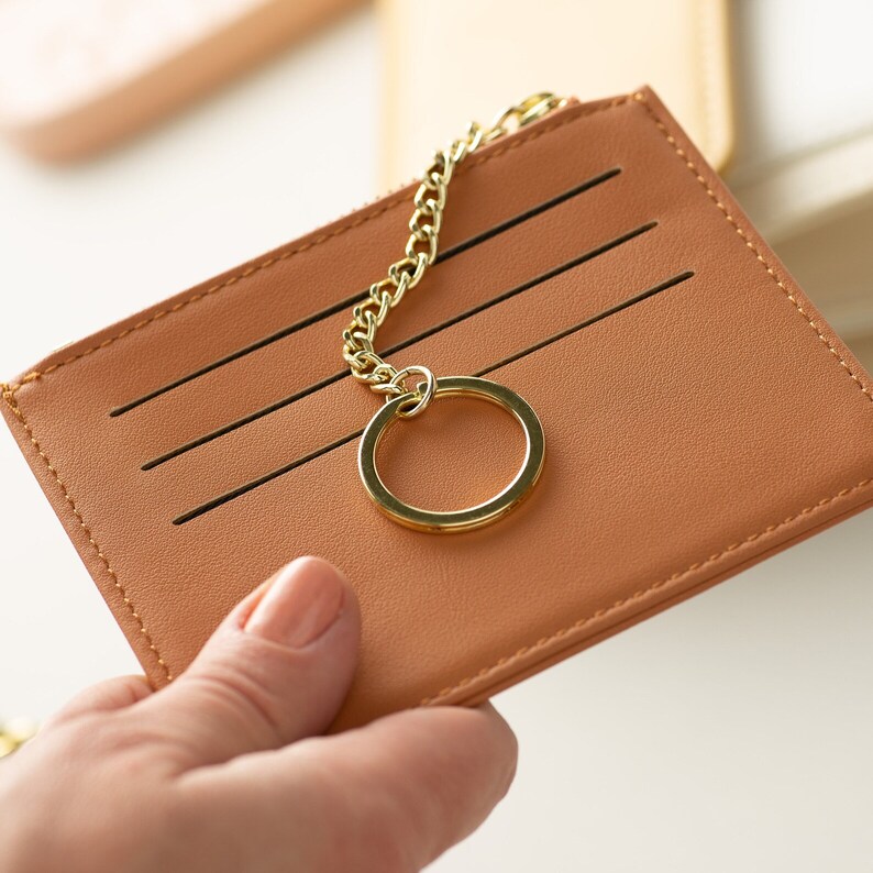 Cartera pequeña personalizada con el signo del zodiaco llavero dorado cartera de cuero vegano horóscopo grabado imagen 4